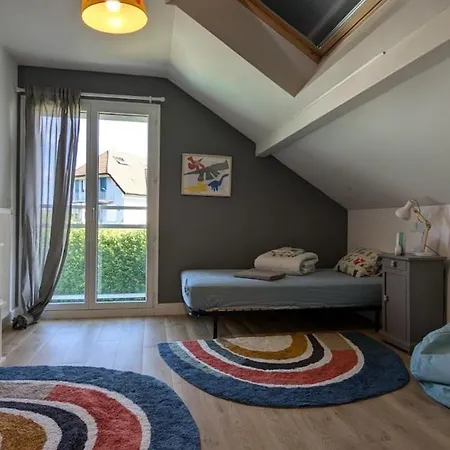 Villa Villa, Close To Lake, Pool, Enclosed Garden, Quiet