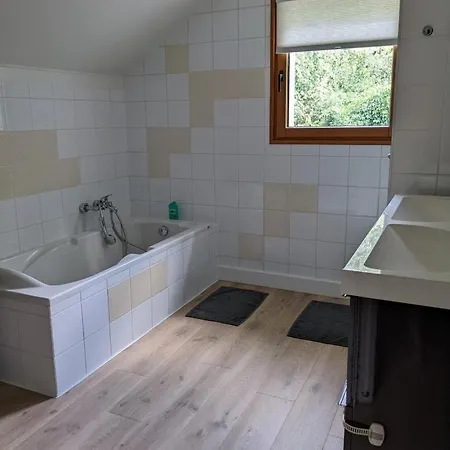 Villa, Close To Lake, Pool, Enclosed Garden, Quiet Villa *